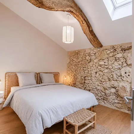 Maison Cova * Castelnau-sur-lʼAuvignon