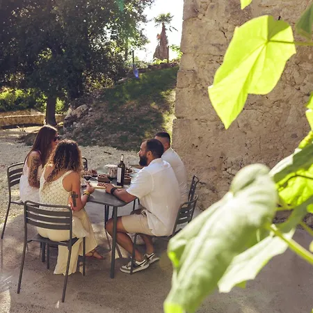 Maison Cova * Castelnau-sur-lʼAuvignon